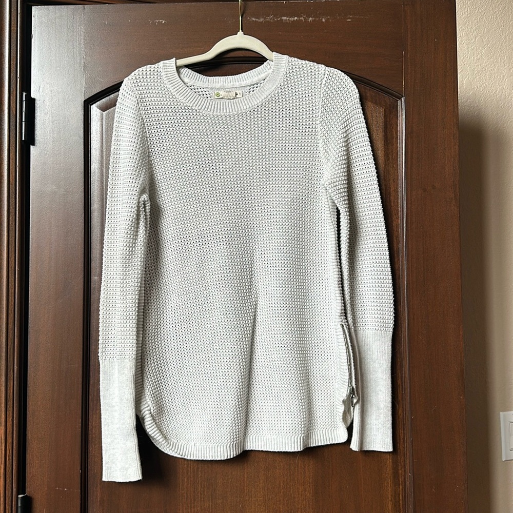 Women’s Crewneck sweater